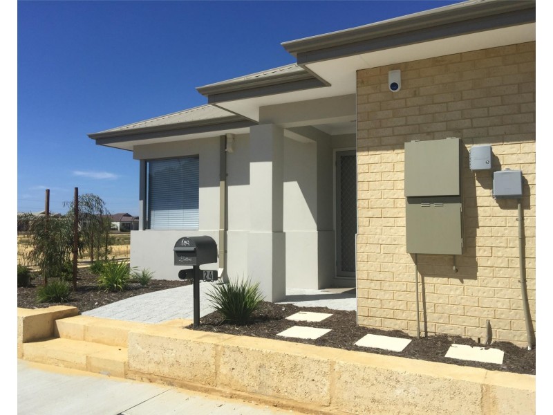 24 Baltic Approach, Piara Waters WA 6112
