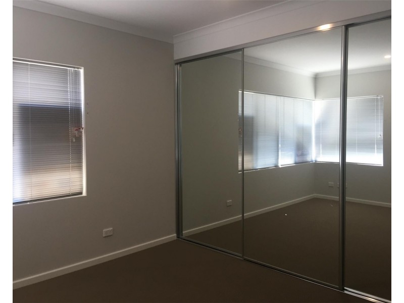 24 Baltic Approach, Piara Waters WA 6112