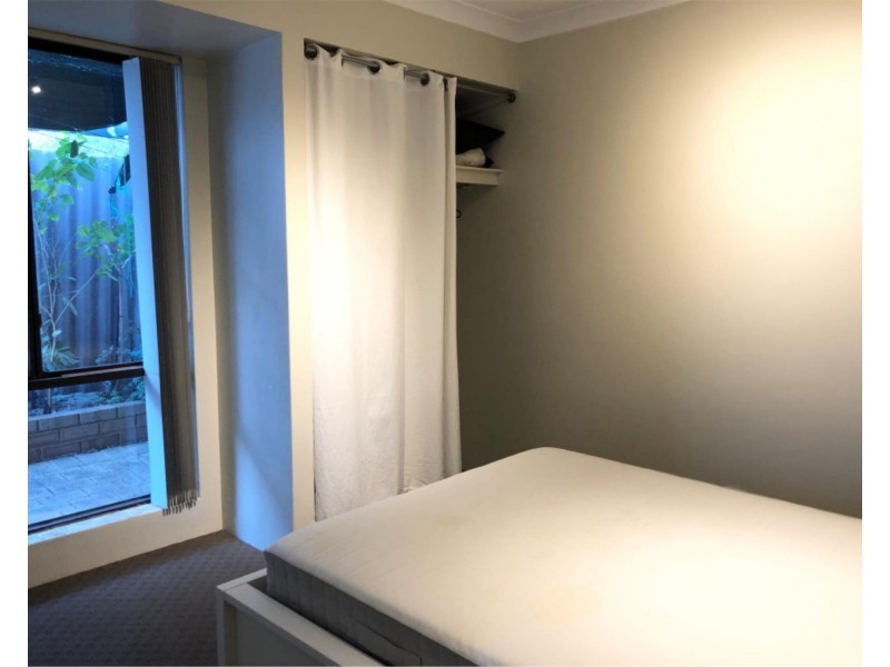 4 Sterling Close, Craigie WA 6025