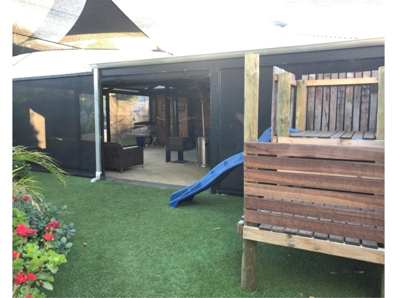 4 Sterling Close, Craigie WA 6025