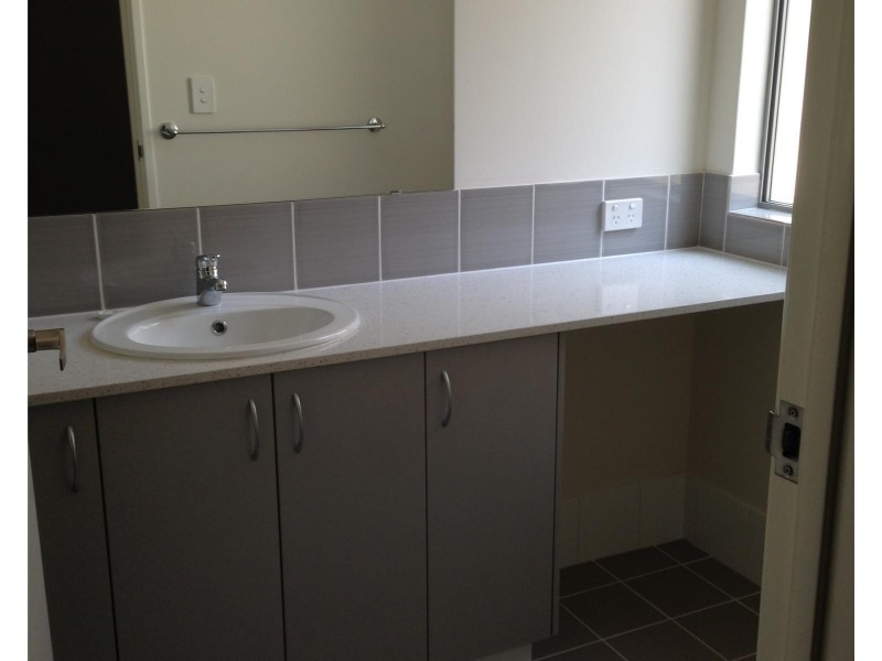 1/26 Matta Way, Pearsall WA 6065