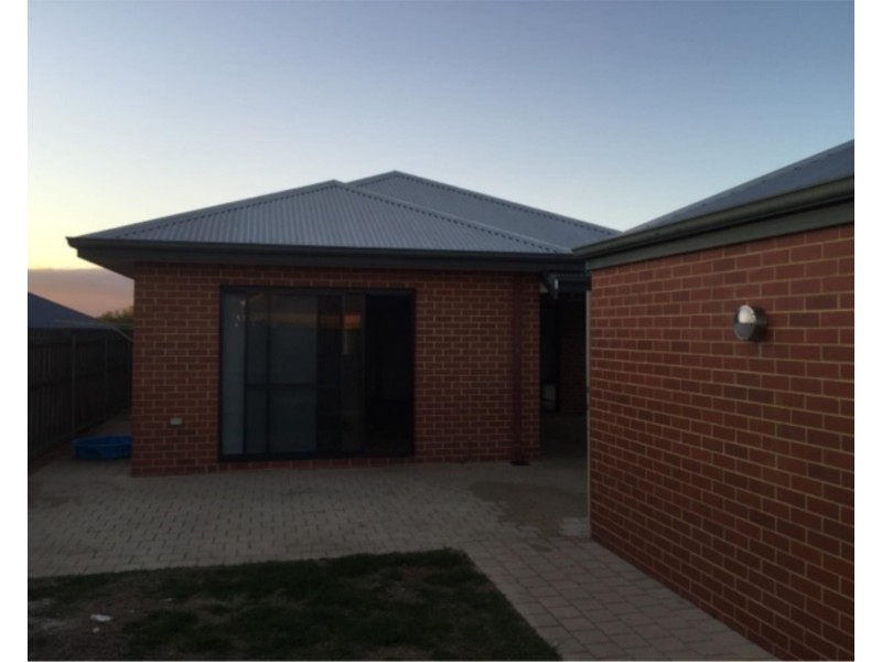 62 Musselbrook Trail, Ellenbrook WA 6069