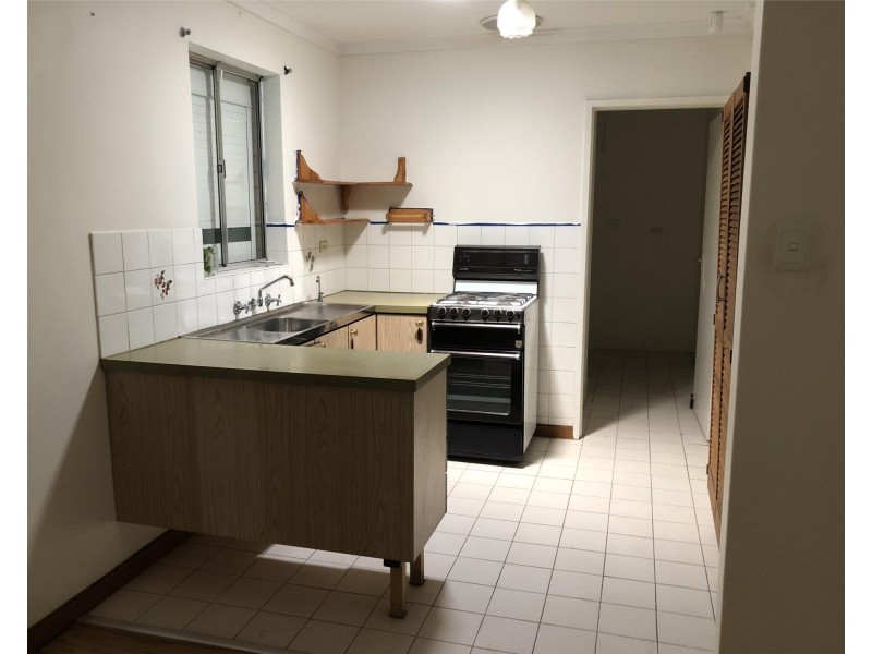 31 Embleton Avenue, Embleton WA 6062