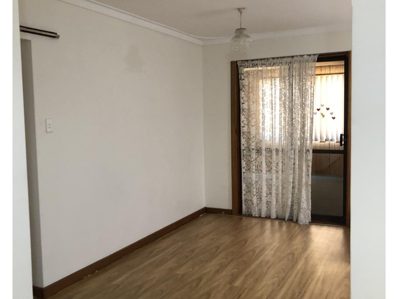 31 Embleton Avenue, Embleton WA 6062