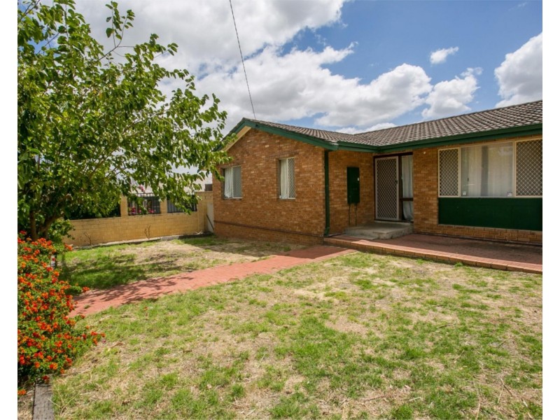 8 Woolgar Way, Lockridge WA 6054