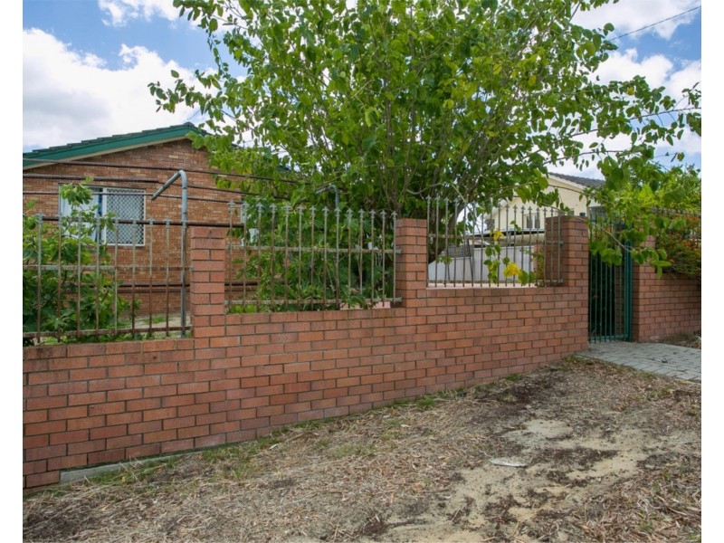 8 Woolgar Way, Lockridge WA 6054