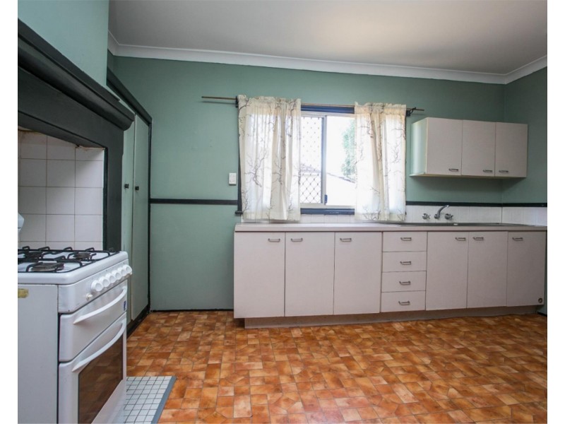 7 Ewart Street, Midvale WA 6056