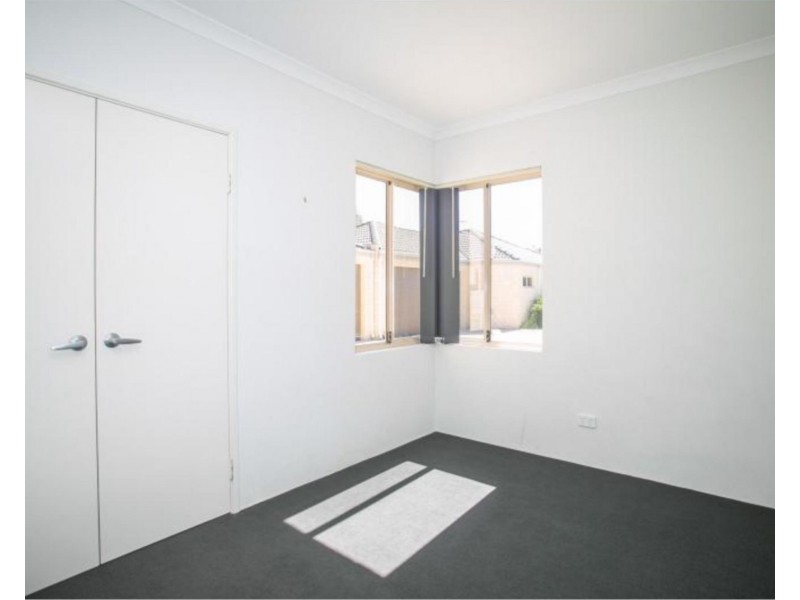 6C Messenger Street, Kelmscott WA 6111