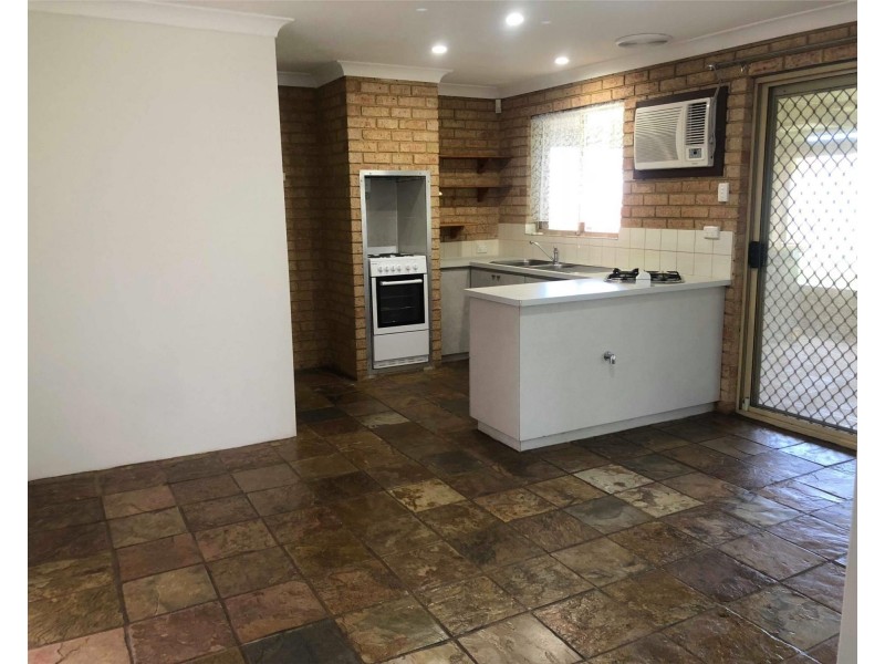 10 Cocos Grove, Kiara WA 6054