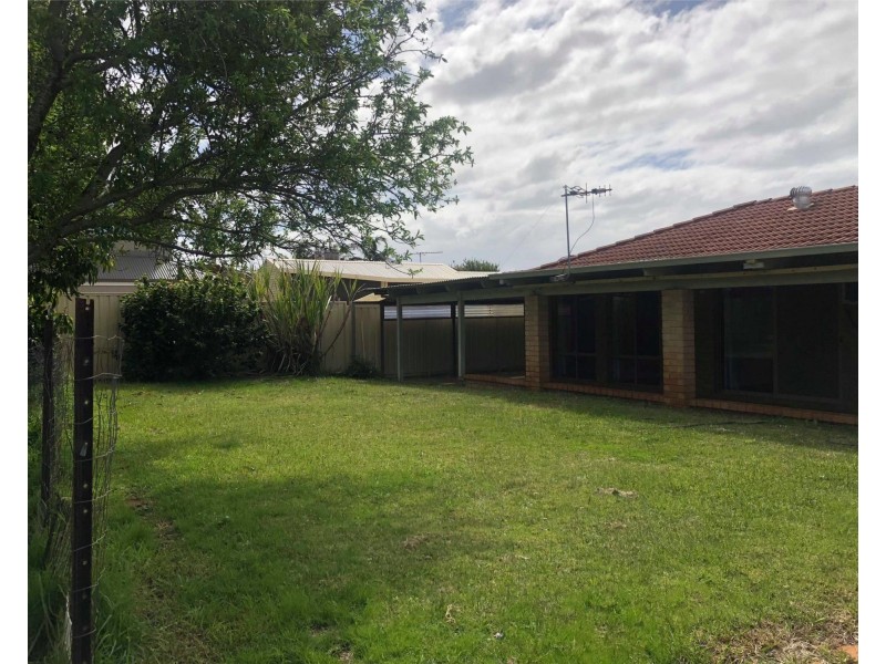 10 Cocos Grove, Kiara WA 6054