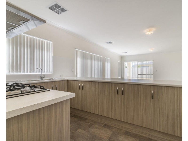 6 Scrubwren Circuit, Alkimos WA 6038