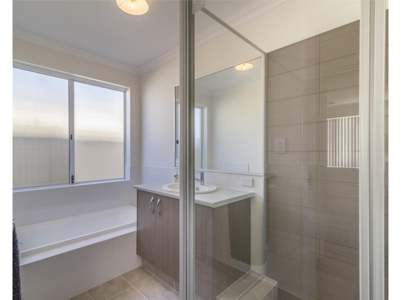 6 Scrubwren Circuit, Alkimos WA 6038