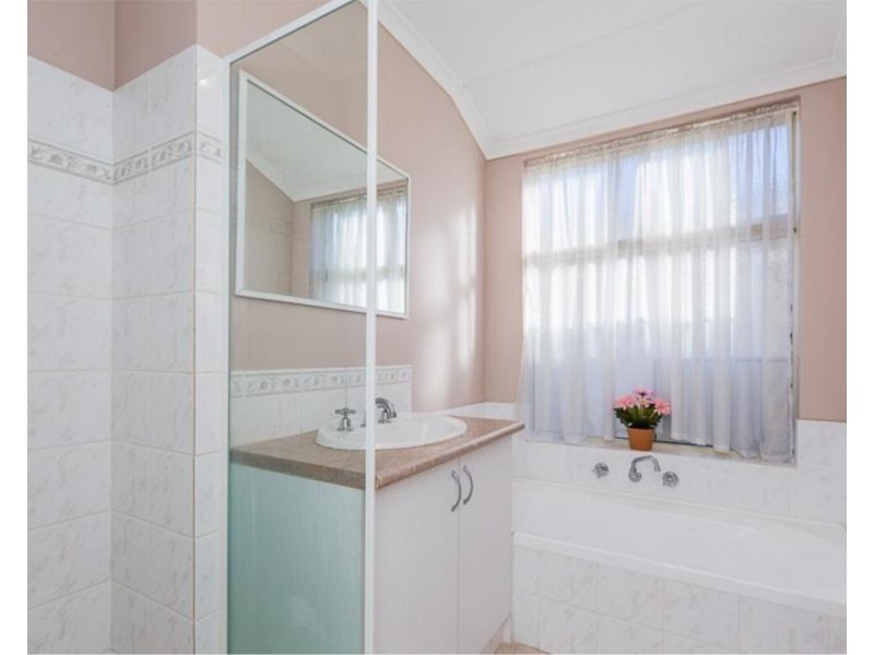 9/11 Attfield Street, Maddington WA 6109