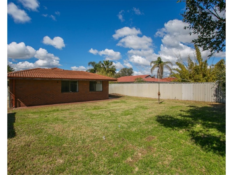 71 Weddall Road, Lockridge WA 6054