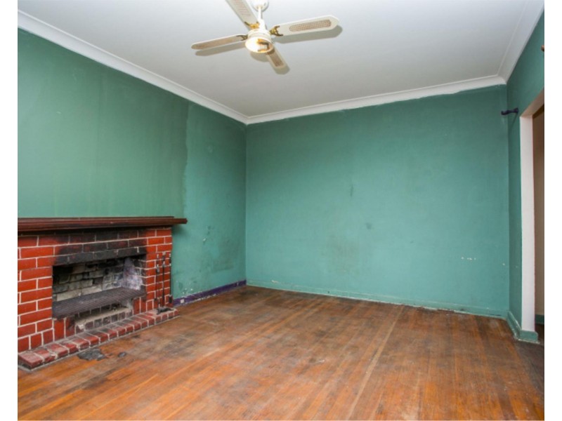 23 Beacham Crescent, Medina WA 6167