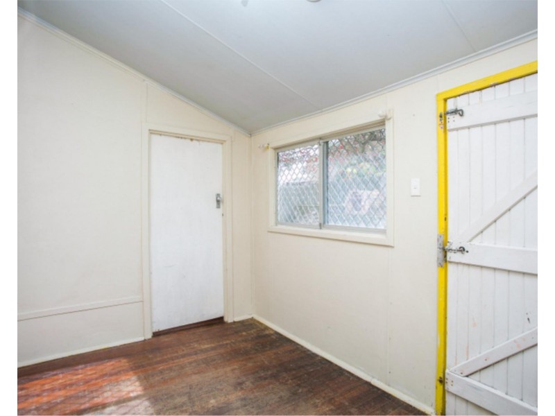 23 Beacham Crescent, Medina WA 6167