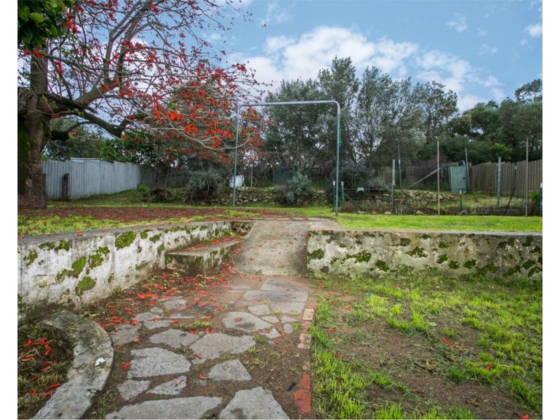 23 Beacham Crescent, Medina WA 6167