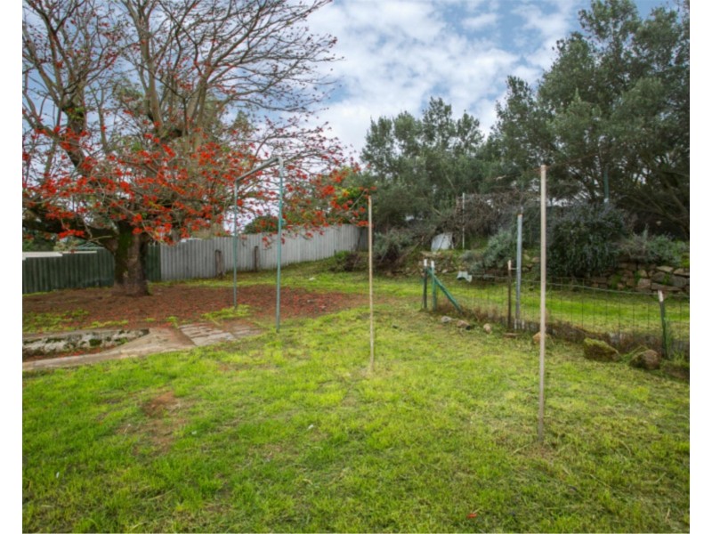 23 Beacham Crescent, Medina WA 6167