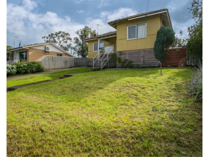 23 Beacham Crescent, Medina WA 6167