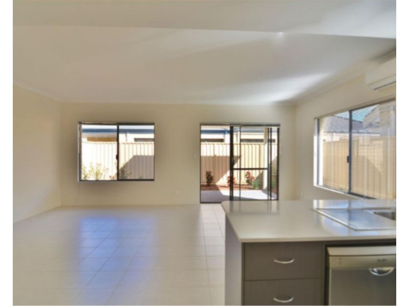 9 Blue Road, Canning Vale WA 6155