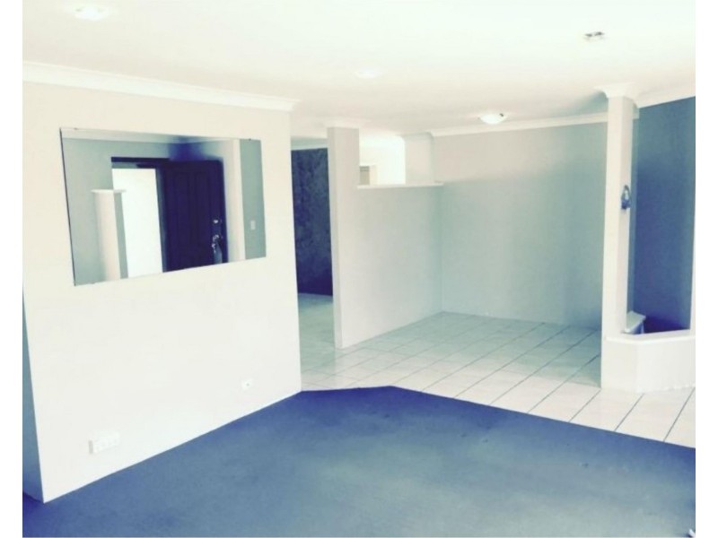 8 Duval Court, Marangaroo WA 6064