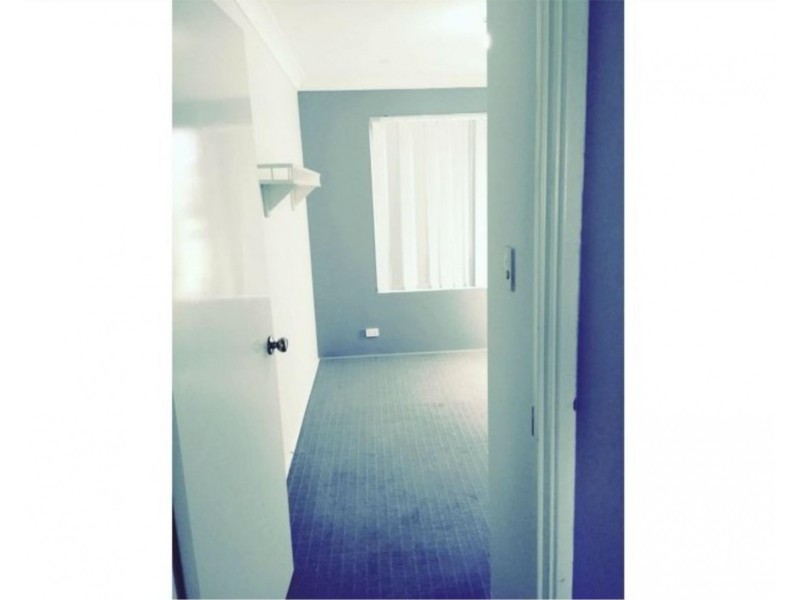 8 Duval Court, Marangaroo WA 6064