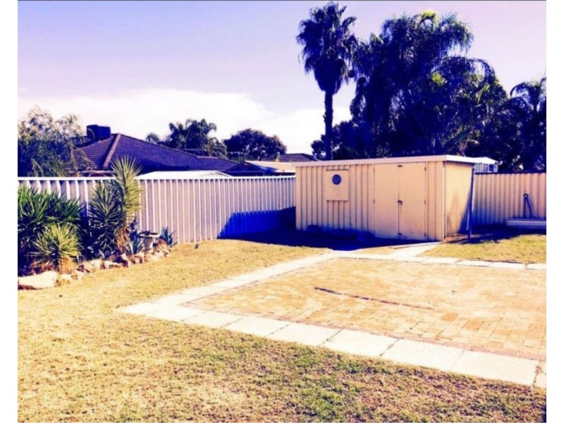 8 Duval Court, Marangaroo WA 6064