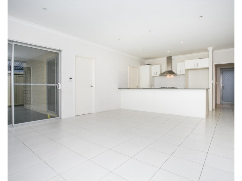 20 Hoypoy Gardens, Darch WA 6065