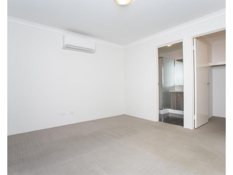 20 Hoypoy Gardens, Darch WA 6065