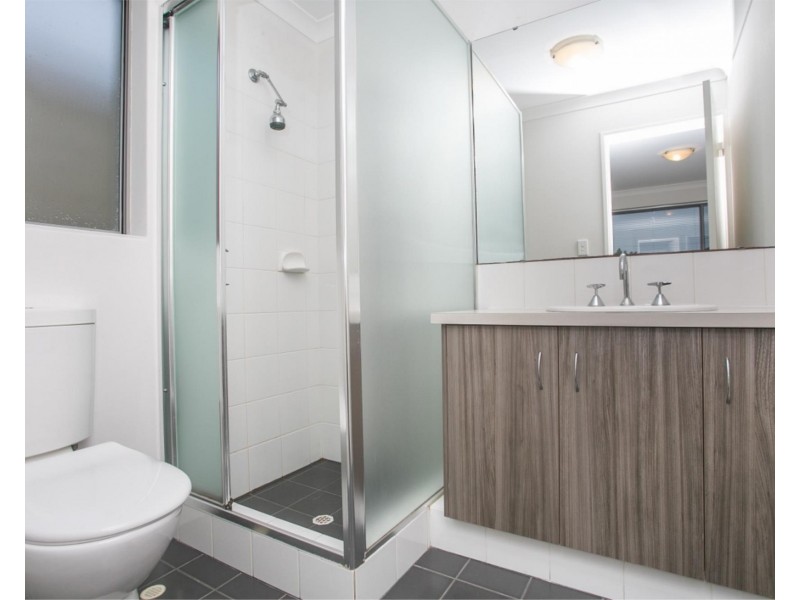 20 Hoypoy Gardens, Darch WA 6065