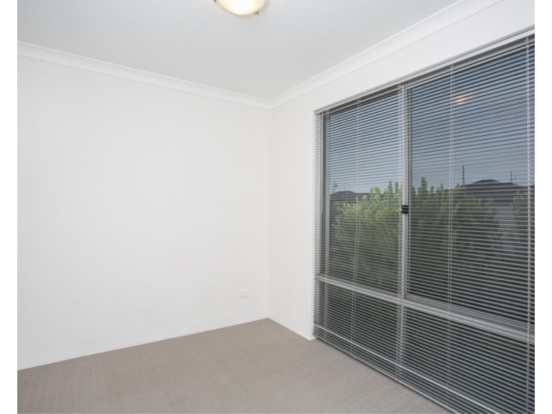 20 Hoypoy Gardens, Darch WA 6065