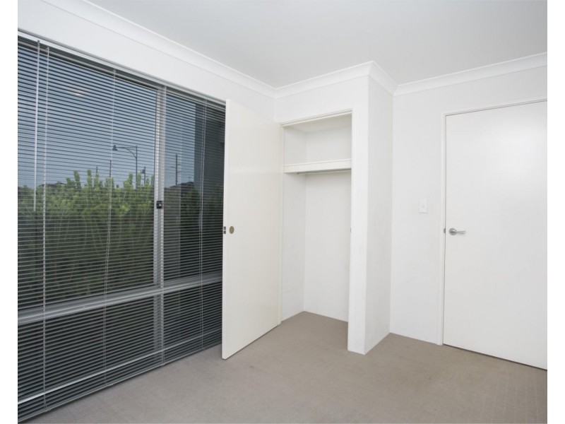 20 Hoypoy Gardens, Darch WA 6065