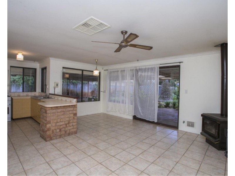 21 Amazon Drive, Beechboro WA 6063