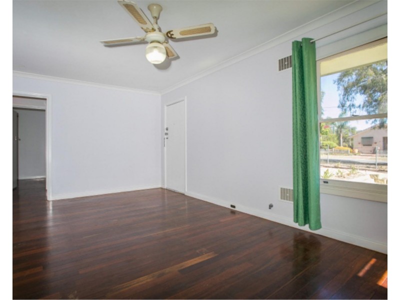 9 Woolgar Way, Lockridge WA 6054
