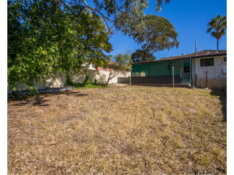 9 Woolgar Way, Lockridge WA 6054