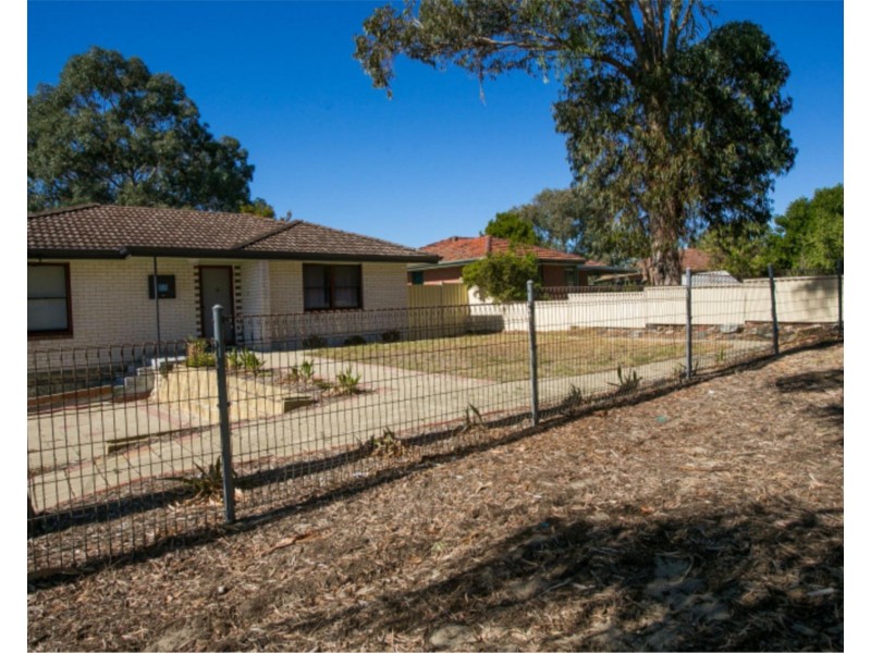 9 Woolgar Way, Lockridge WA 6054