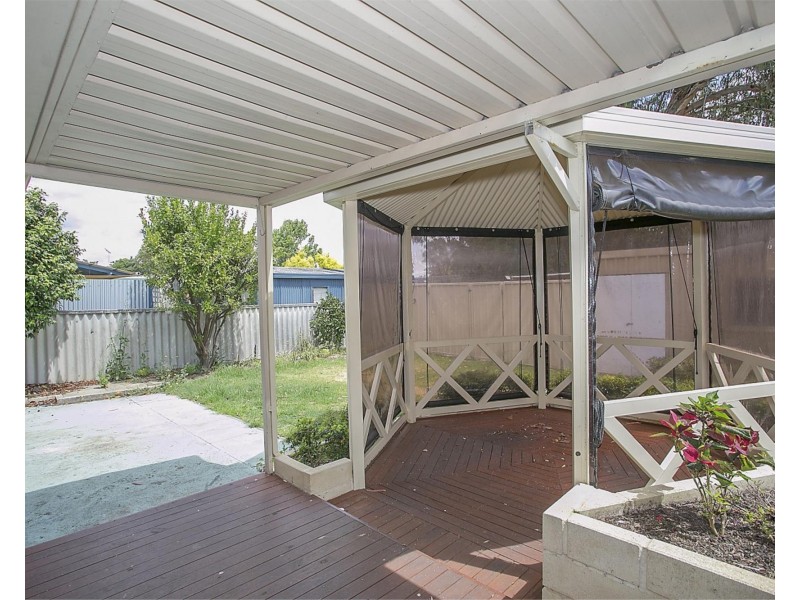 90 Dale Road, Armadale WA 6112
