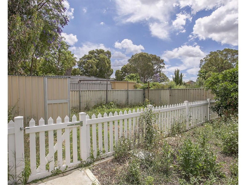 90 Dale Road, Armadale WA 6112
