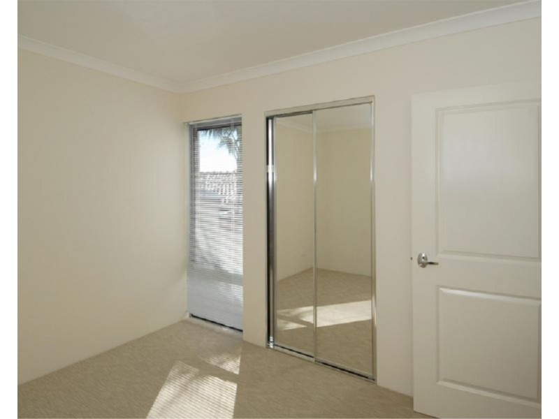 1/2 Lilacdale Road, Innaloo WA 6018