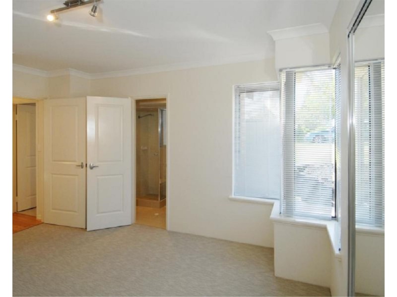 1/2 Lilacdale Road, Innaloo WA 6018