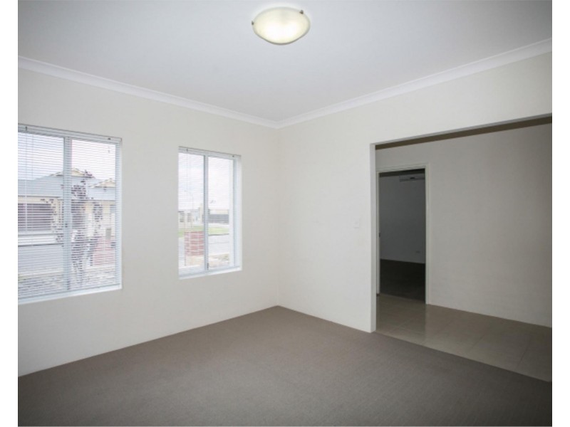 12 Summerville Boulevard, Caversham WA 6055