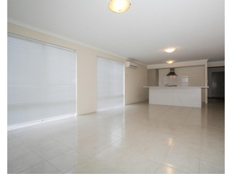 12 Summerville Boulevard, Caversham WA 6055
