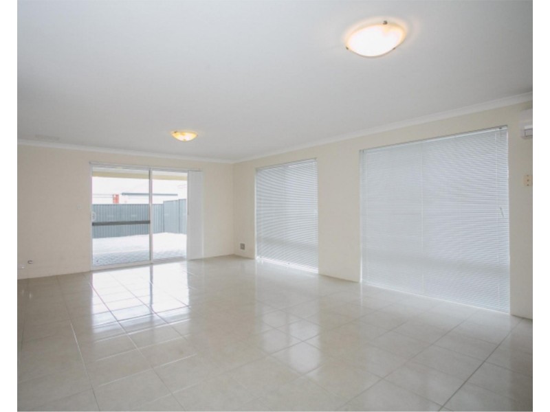 12 Summerville Boulevard, Caversham WA 6055