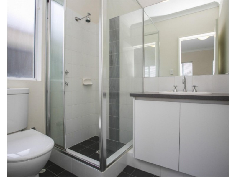 12 Summerville Boulevard, Caversham WA 6055