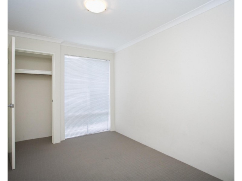 12 Summerville Boulevard, Caversham WA 6055