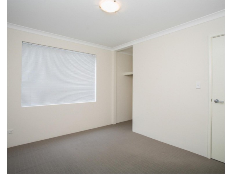 12 Summerville Boulevard, Caversham WA 6055