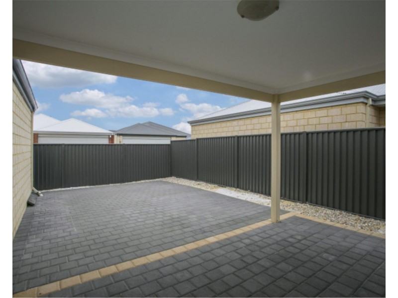 12 Summerville Boulevard, Caversham WA 6055