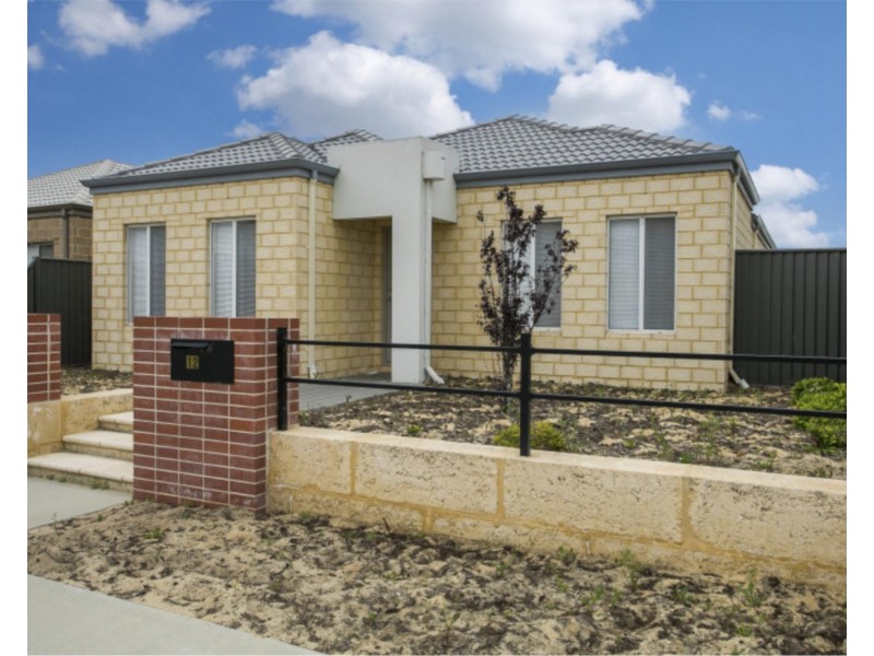 12 Summerville Boulevard, Caversham WA 6055