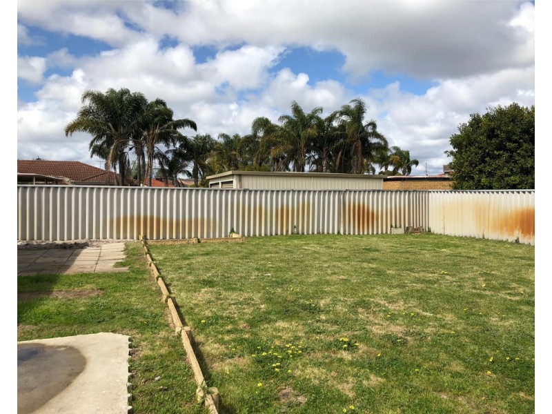 21 Tiber Avenue, Beechboro WA 6063