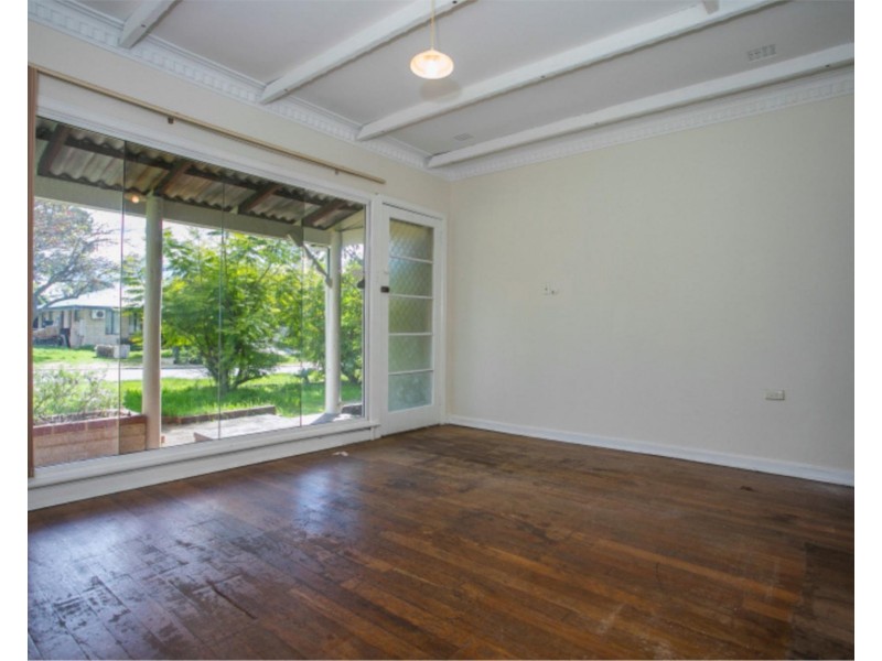 2 Kalara Way, Koongamia WA 6056